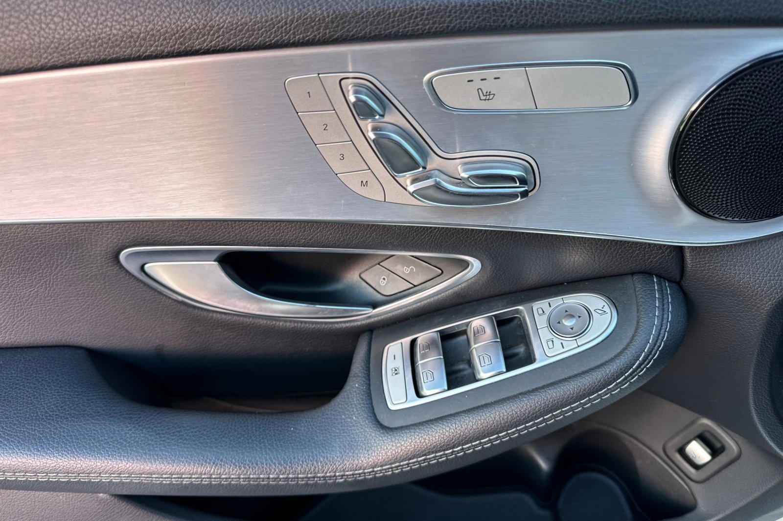 Used 2018 Mercedes-Benz C 300 Sedan image 12