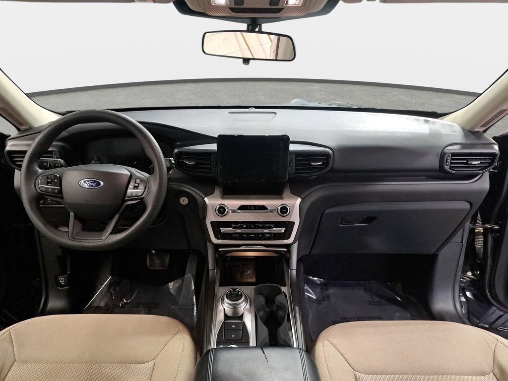 Used 2022 Ford Explorer 4WD w/ Class IV Trailer Tow Package image 2