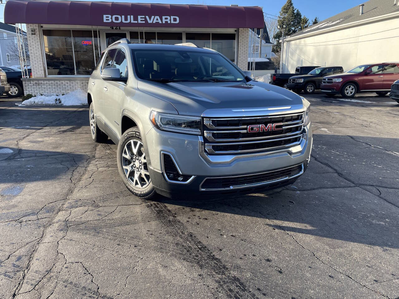 Used 2023 GMC Acadia SLT w/ Preferred Package image 1