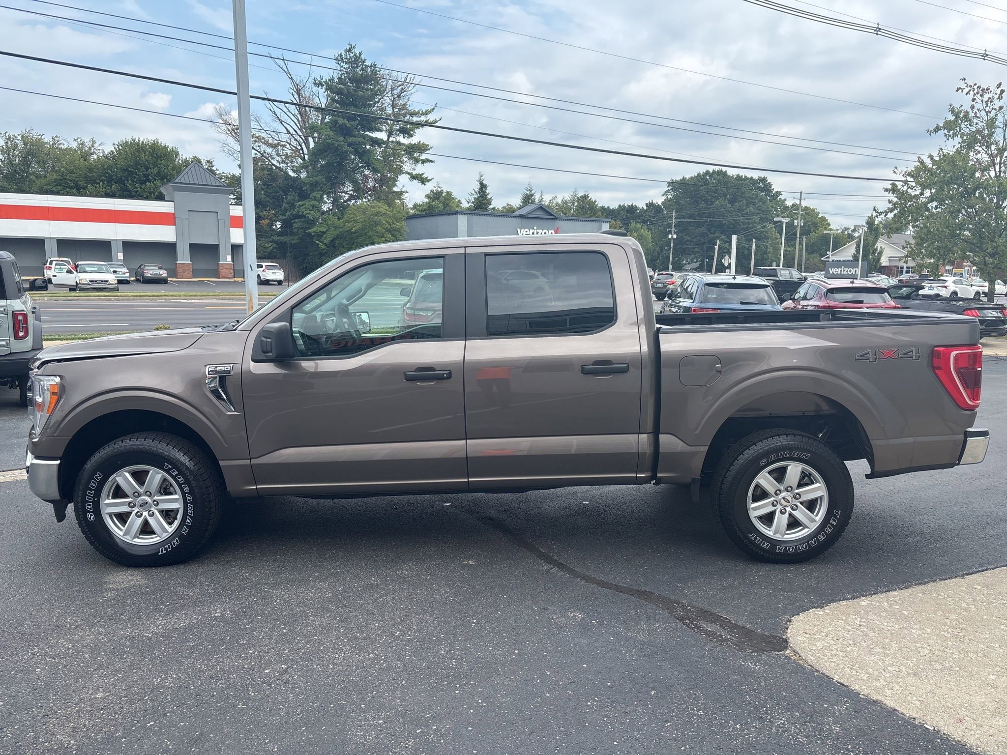 Used 2022 Ford F150 XLT image 11