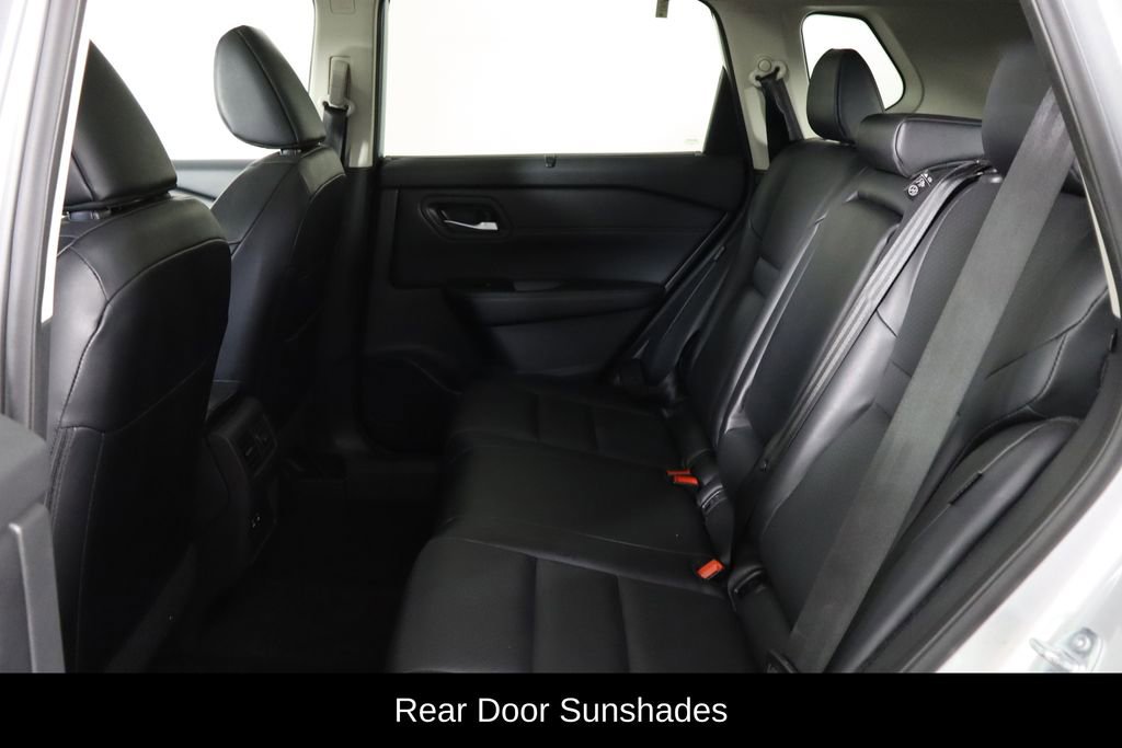 Used 2024 Nissan Rogue SV w/ SV Premium Package image 17