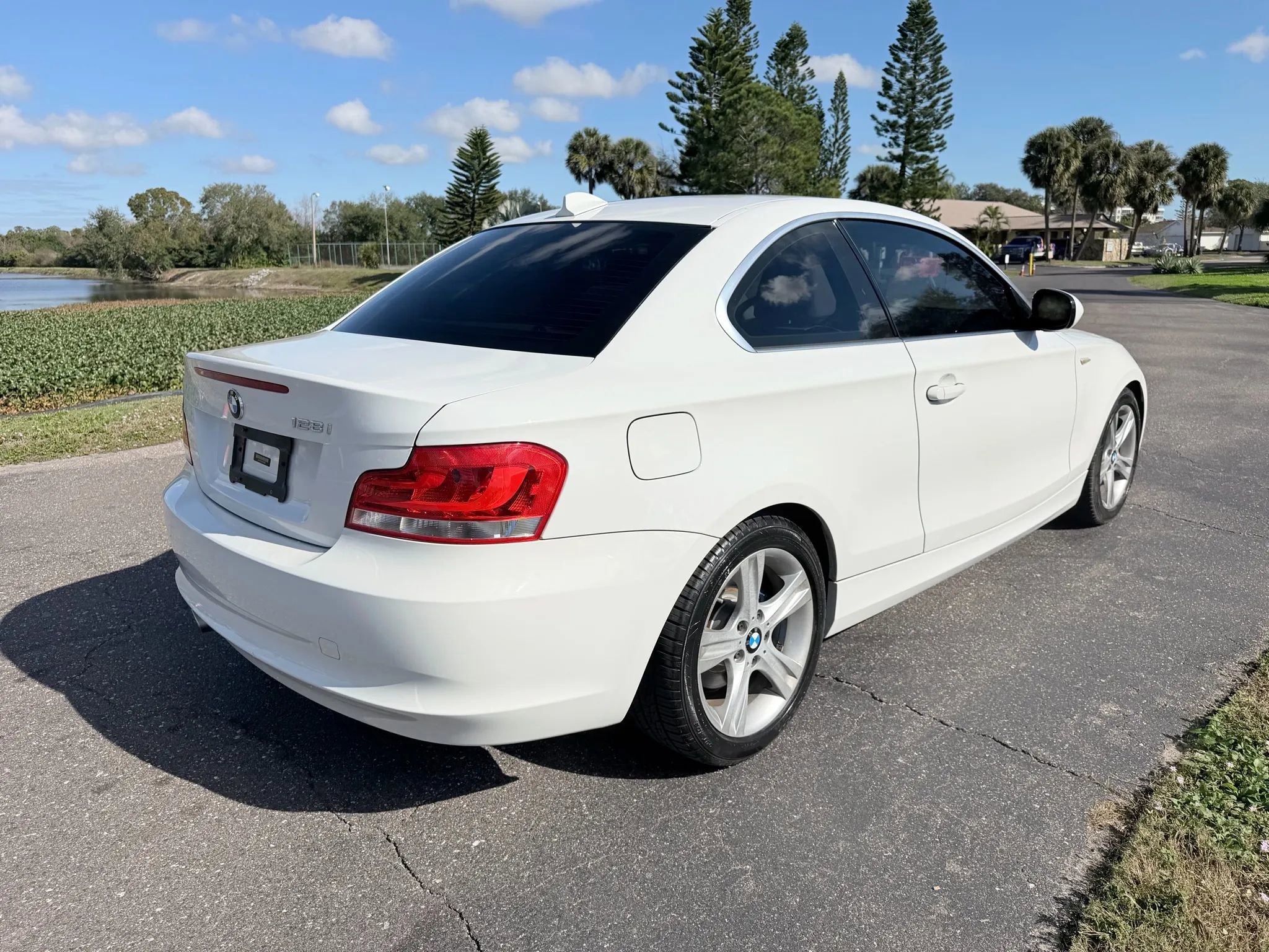 Used 2012 BMW 128i Coupe image 4