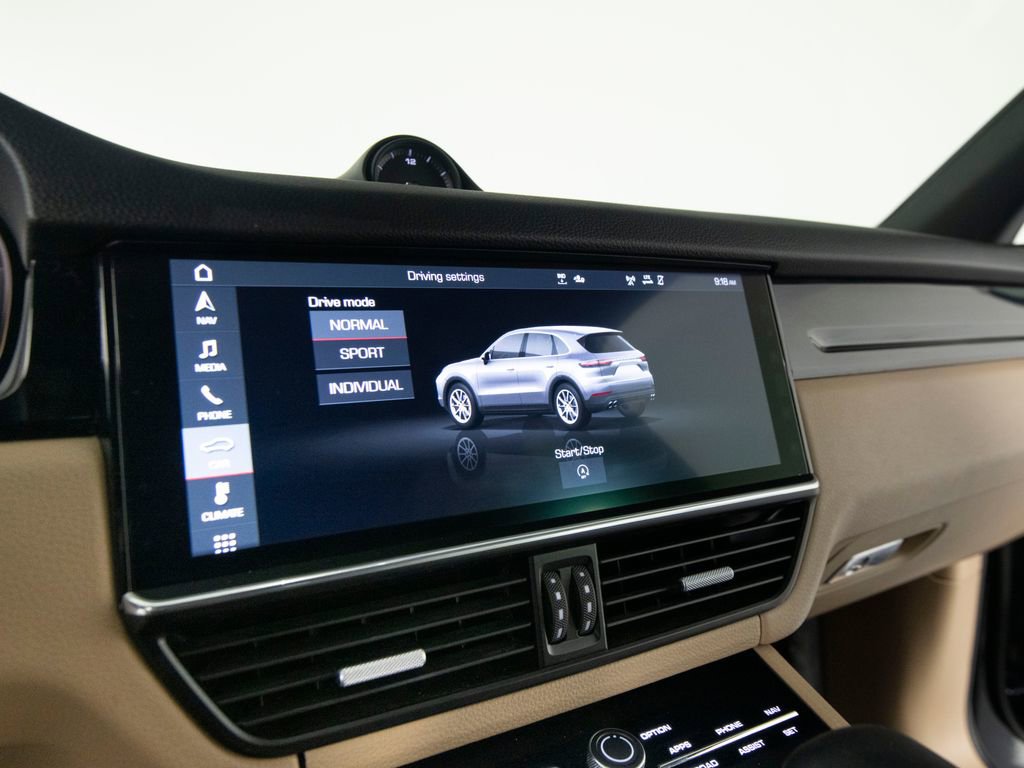 Certified 2020 Porsche Cayenne AWD/4WD image 26