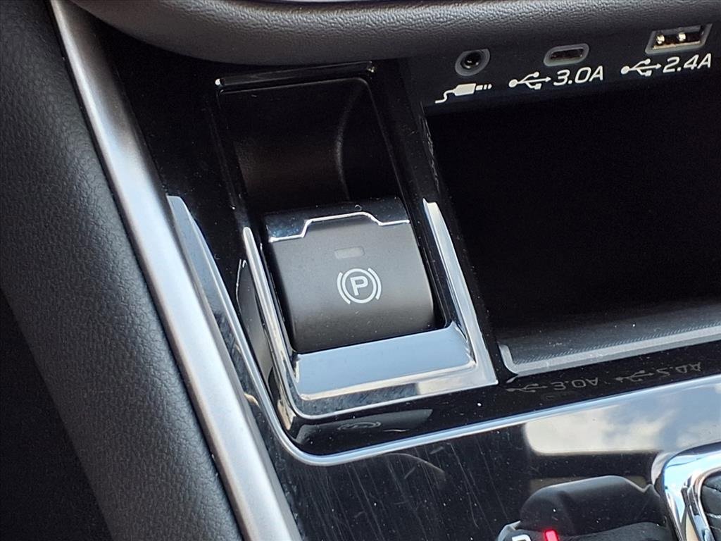 Certified 2025 Subaru Outback Premium w/ Popular Package #1A image 16