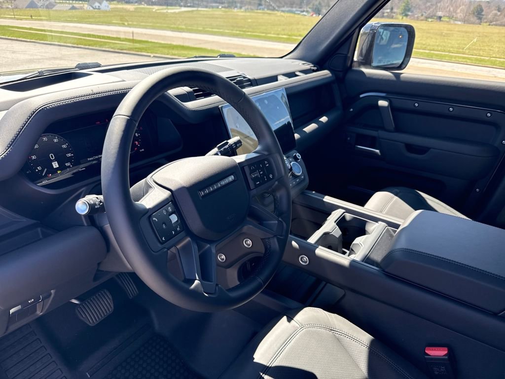 New 2026 Land Rover Defender 130 X-Dynamic SE AWD/4WD image 11