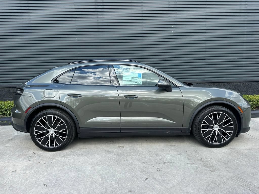 Used 2026 Porsche Macan Electric RWD image 10