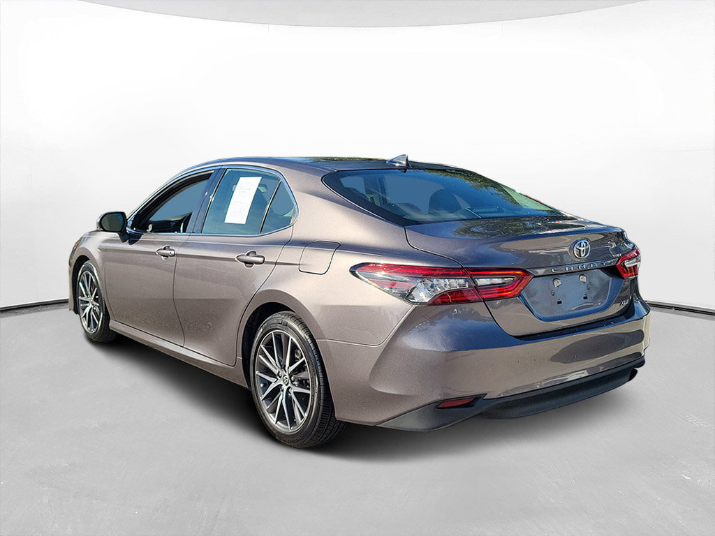 Used 2021 Toyota Camry XLE FWD image 6