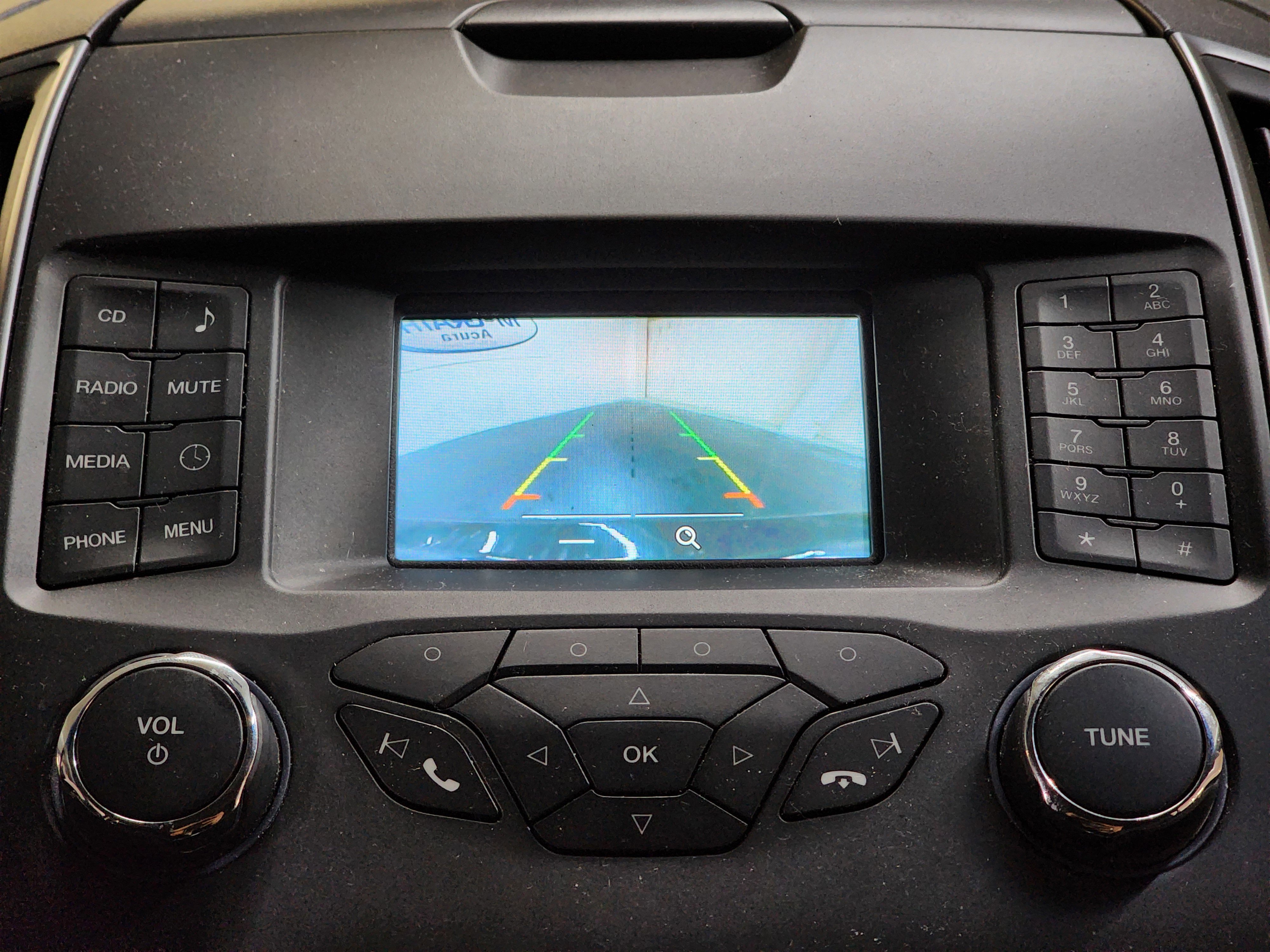 Used 2018 Ford Edge SE image 25