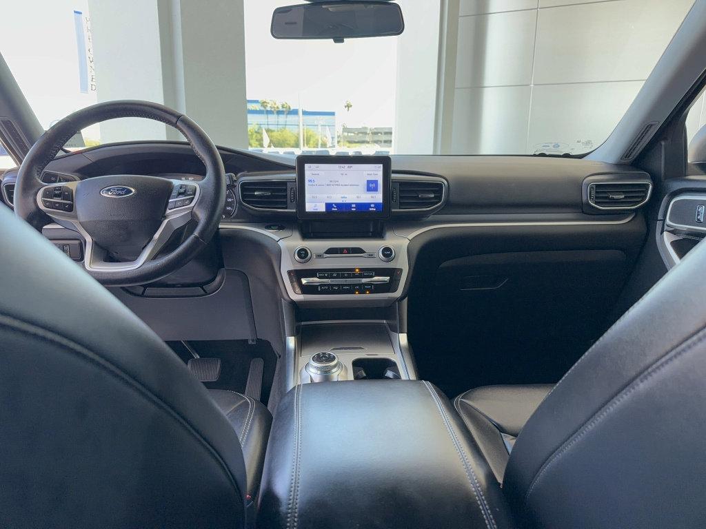 Certified 2022 Ford Explorer XLT w/ Equipment Group 202A RWD image 29