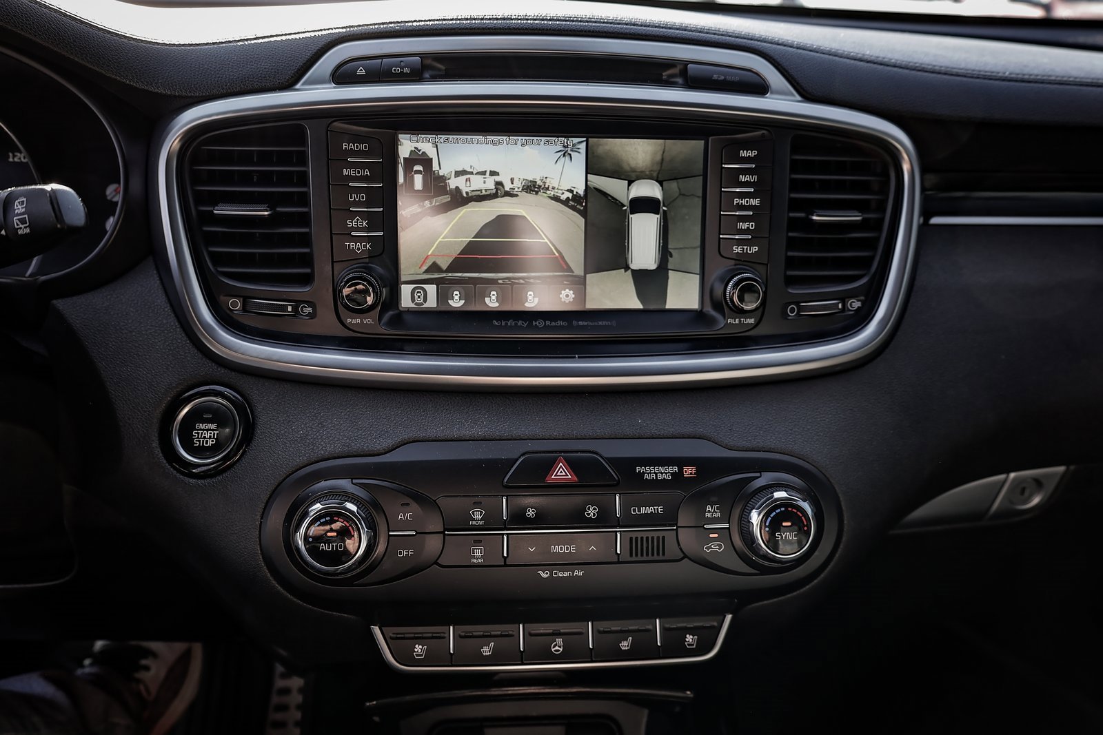 Used 2017 Kia Sorento SX image 17