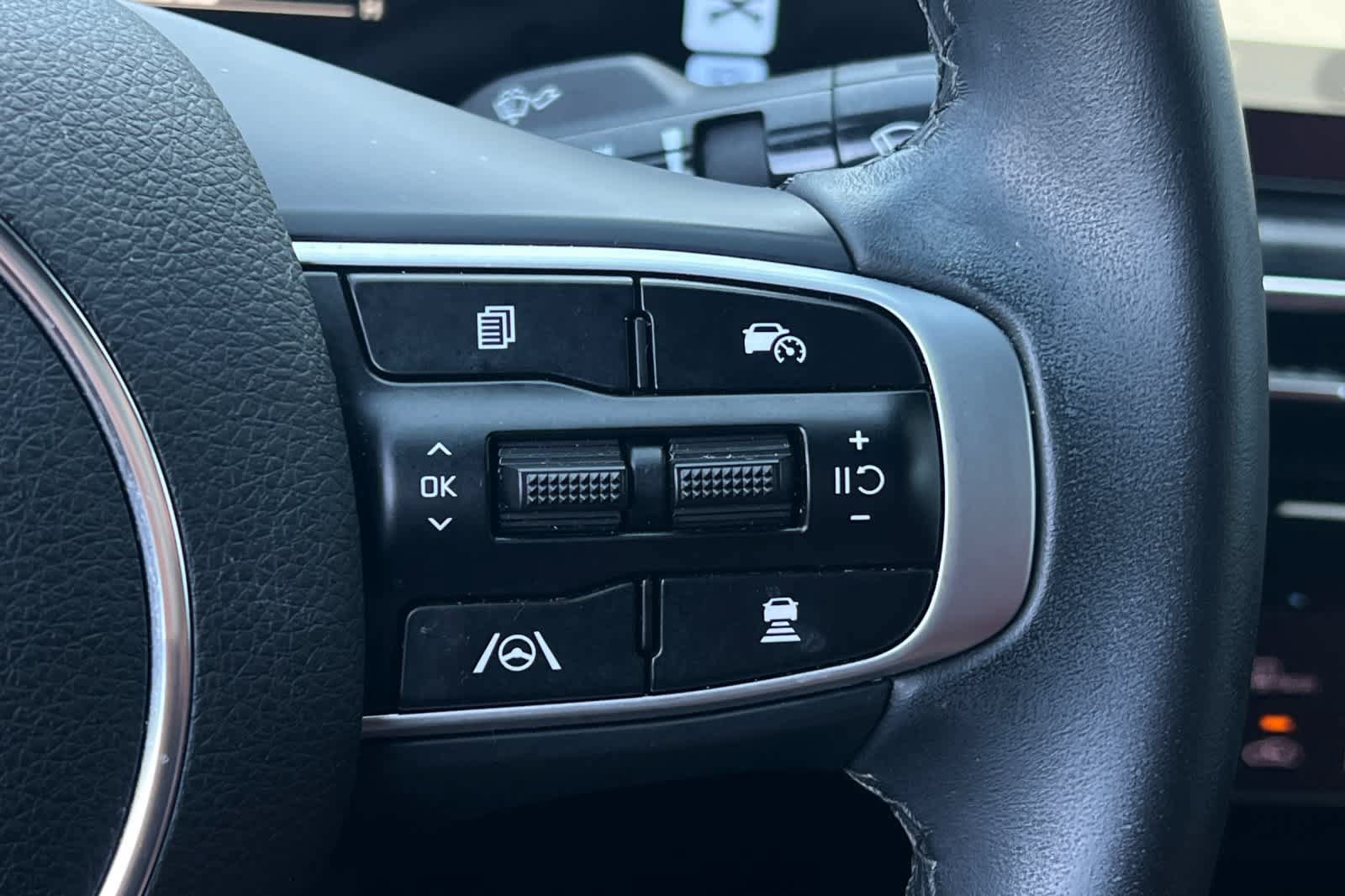 Used 2025 Kia K5 GT-Line w/ GT-Line Premium Package FWD image 30