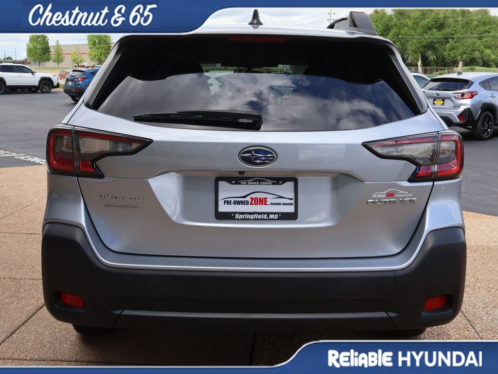 Used 2023 Subaru Outback Premium AWD/4WD image 5