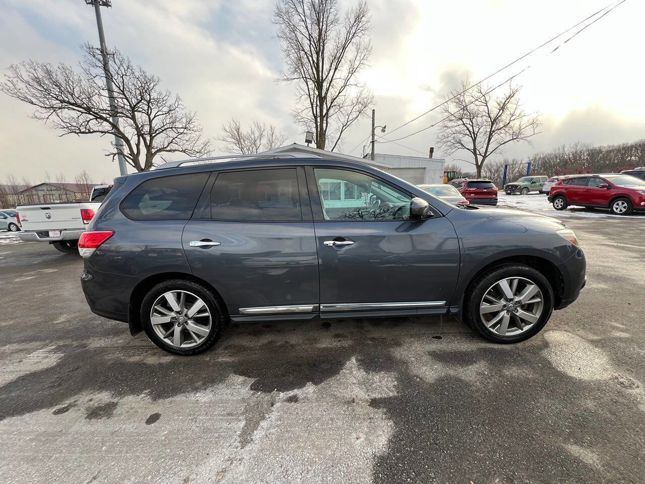 Used 2013 Nissan Pathfinder Platinum AWD/4WD image 5