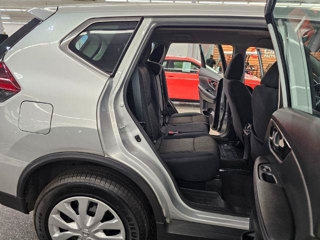 Used 2020 Nissan Rogue S AWD/4WD image 30