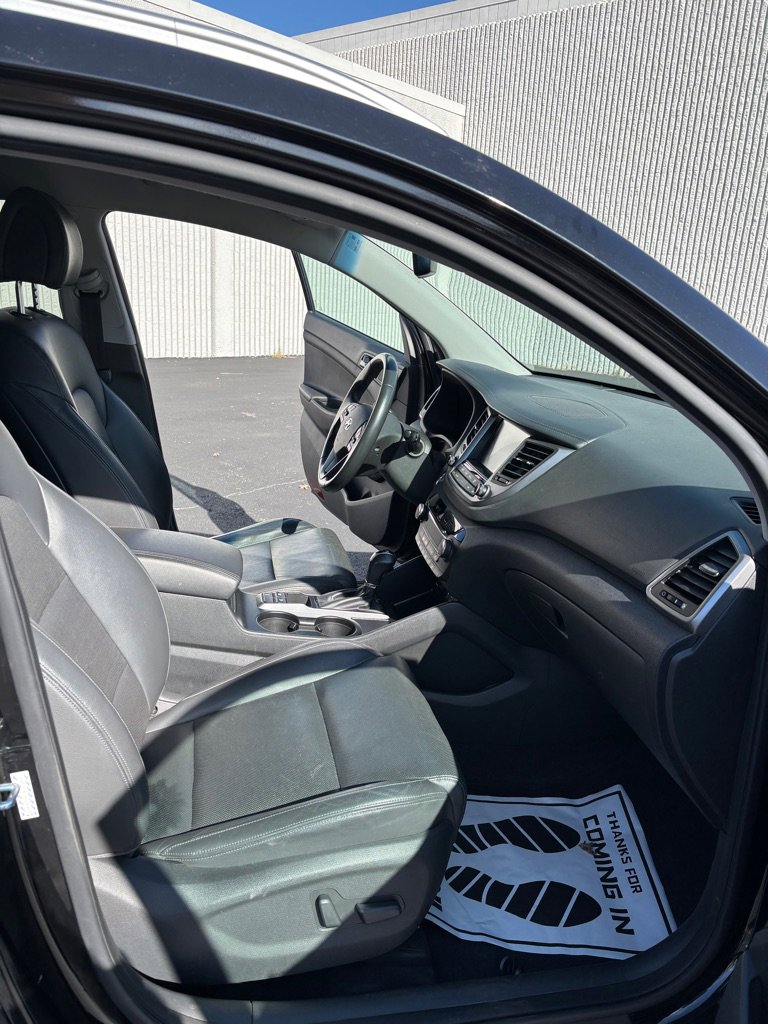 Used 2017 Hyundai Tucson Limited w/ Cargo Package image 9