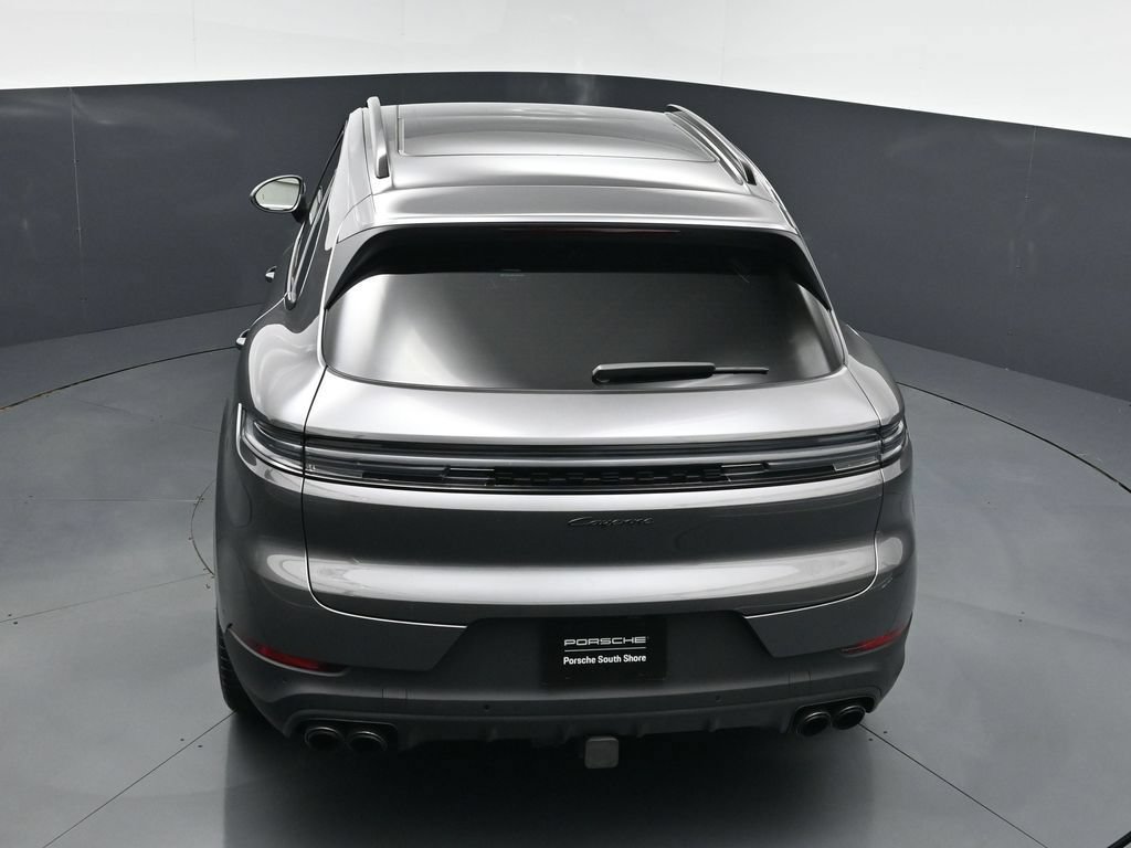 Certified 2025 Porsche Cayenne AWD/4WD image 18