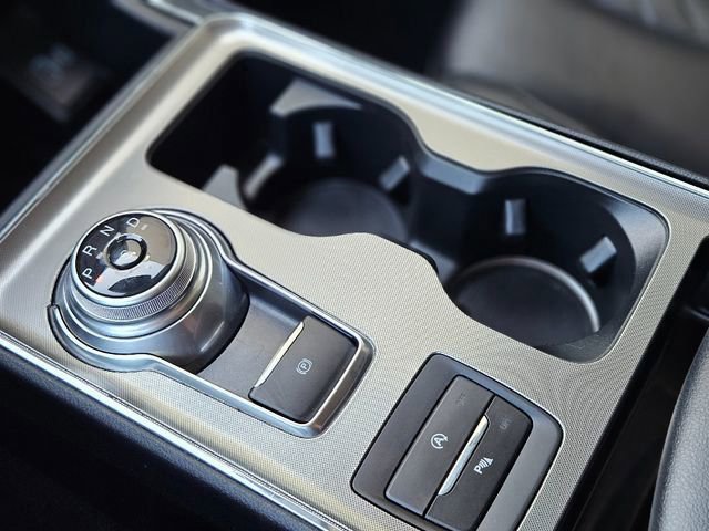 Used 2024 Ford Edge Titanium image 25