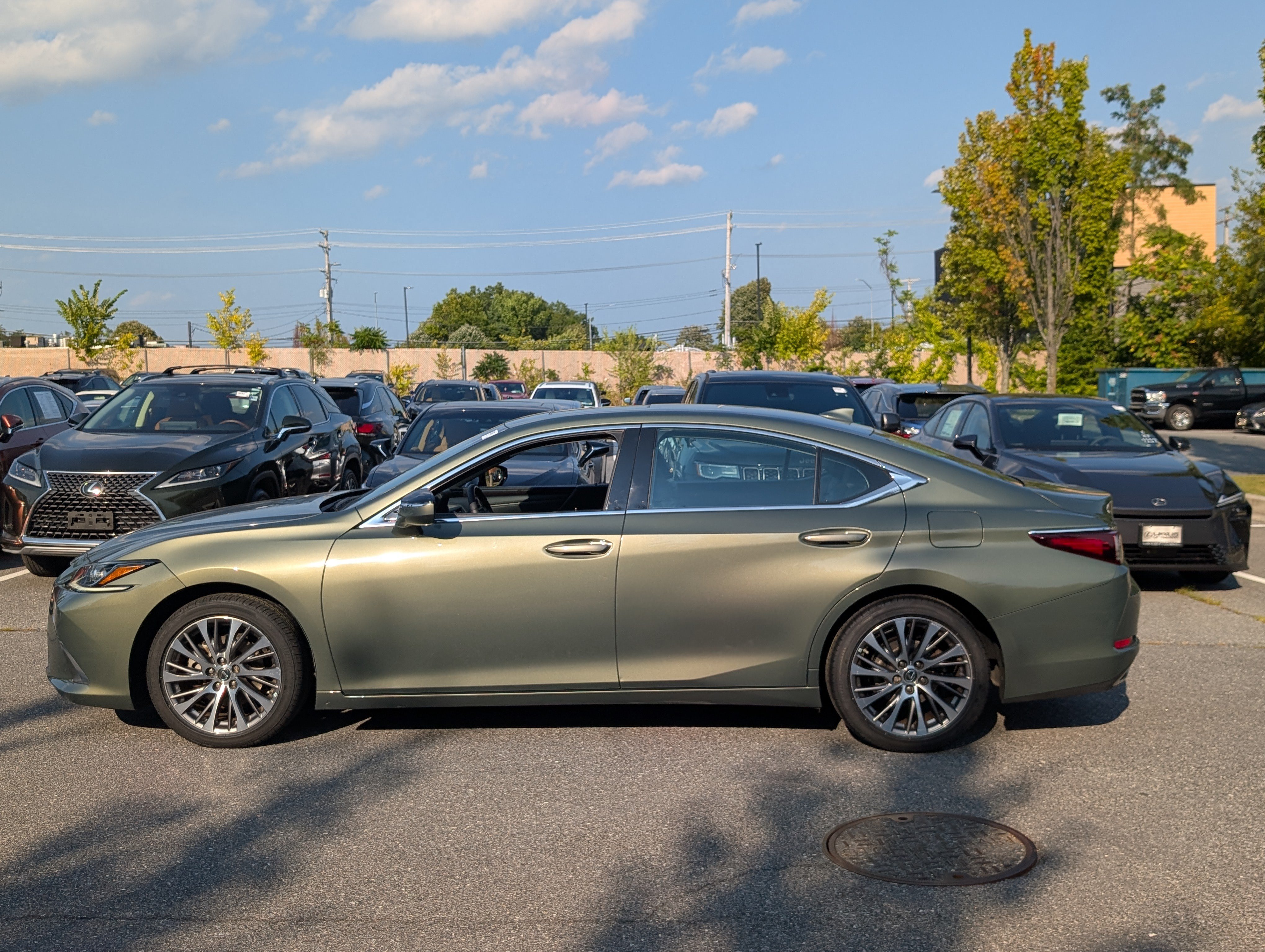 Used 2020 Lexus ES 350 w/ Premium Package FWD image 6