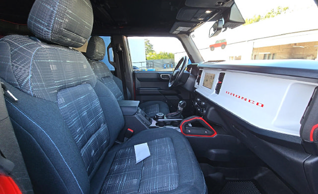 Used 2023 Ford Bronco Heritage Edition AWD/4WD image 9
