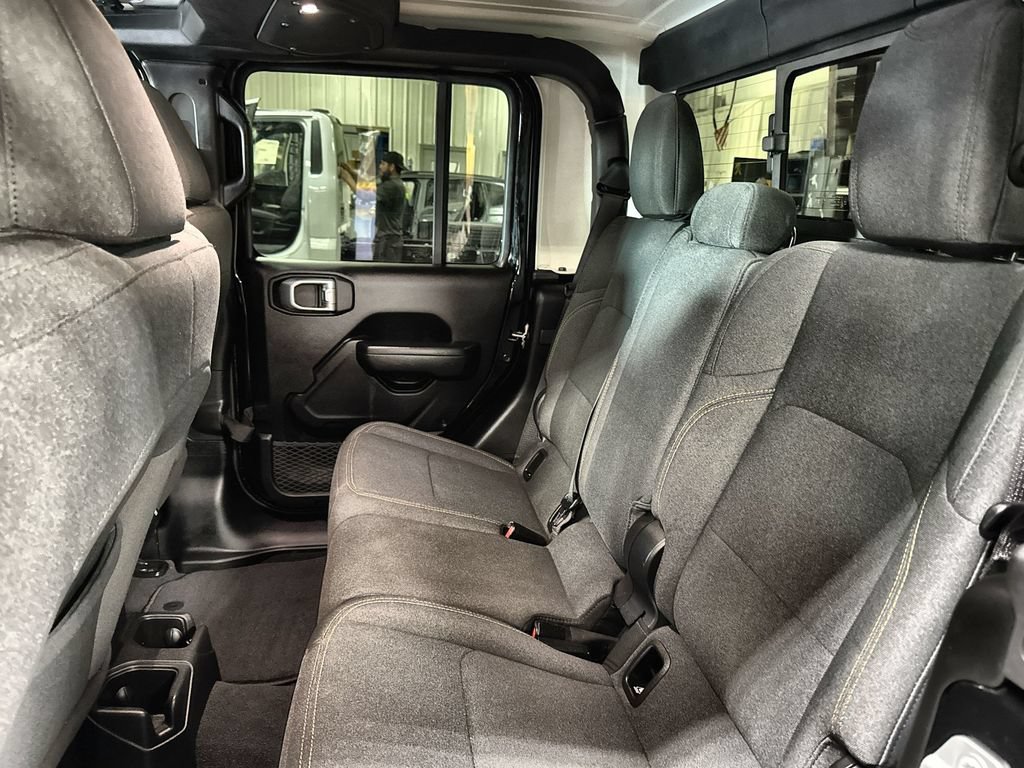 Used 2025 Jeep Gladiator Sport AWD/4WD image 24