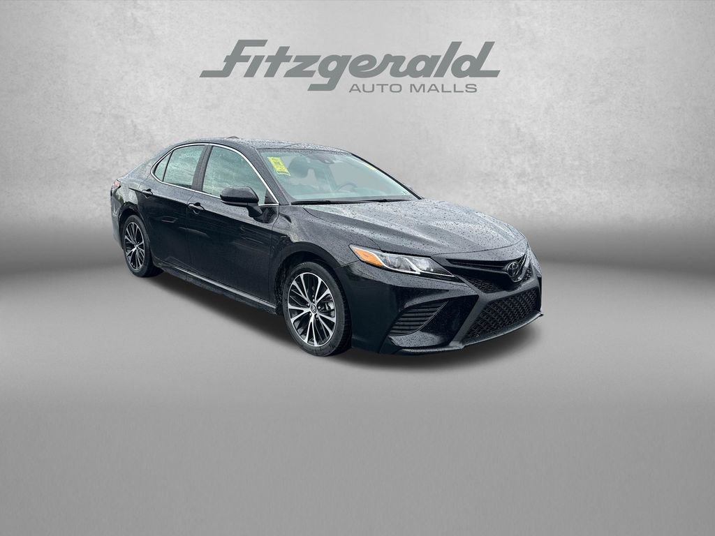 Used 2019 Toyota Camry SE image 1