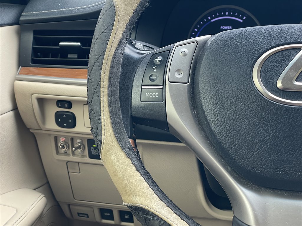Used 2015 Lexus ES 300h w/ Navigation System Package FWD image 25