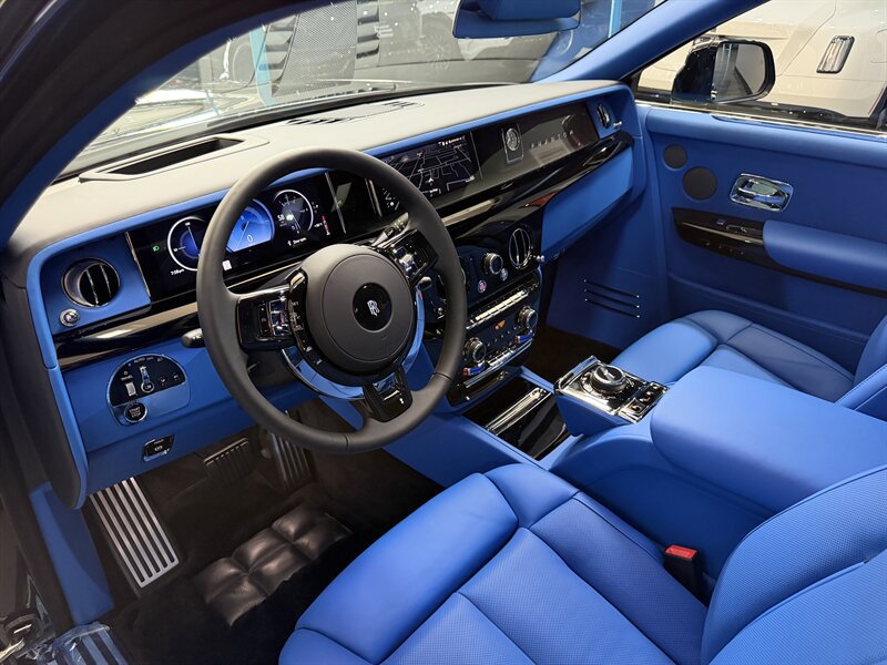 Used 2027 Rolls-Royce Phantom Sedan RWD image 11