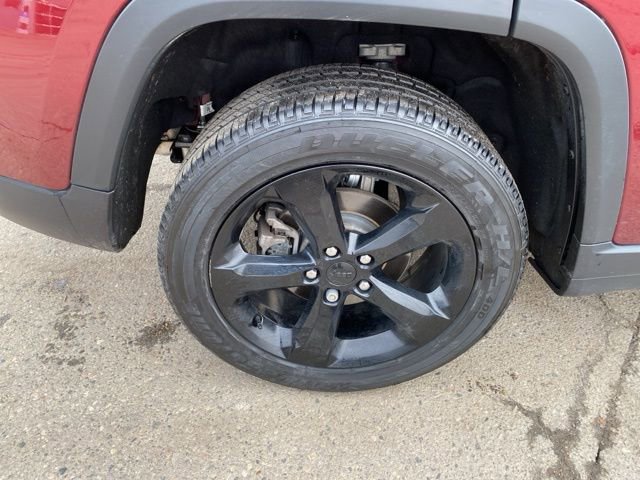 Used 2024 Jeep Grand Cherokee Altitude image 13