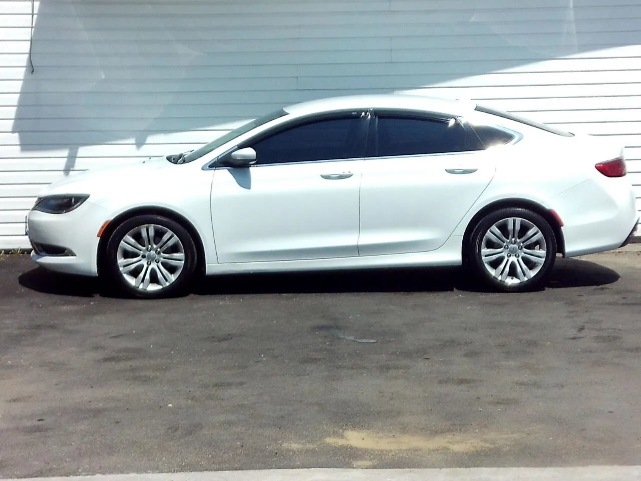 Used 2015 Chrysler 200 Limited w/ Spring Special Group FWD image 1