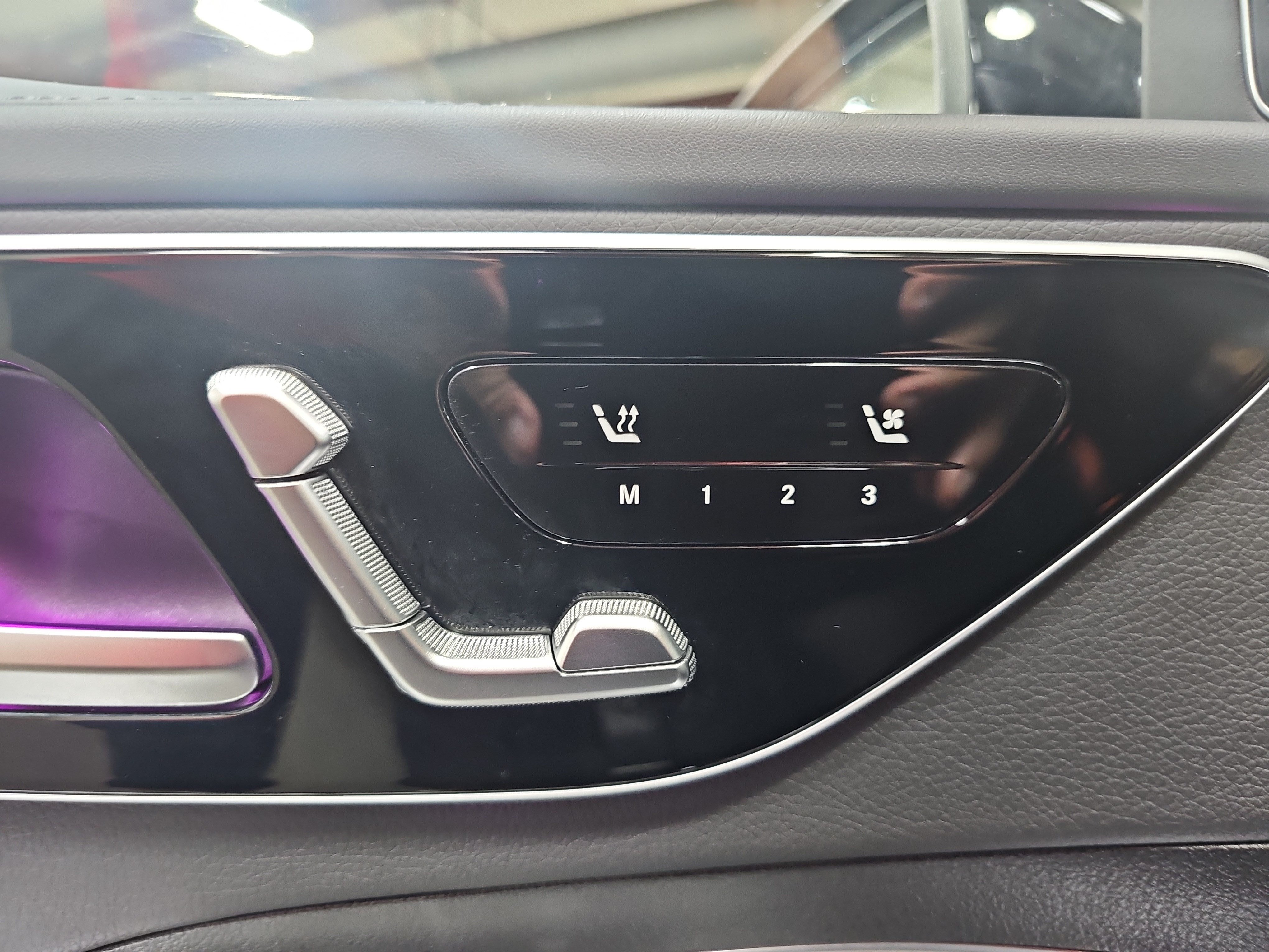 Used 2024 Mercedes-Benz C 300 Sedan image 29