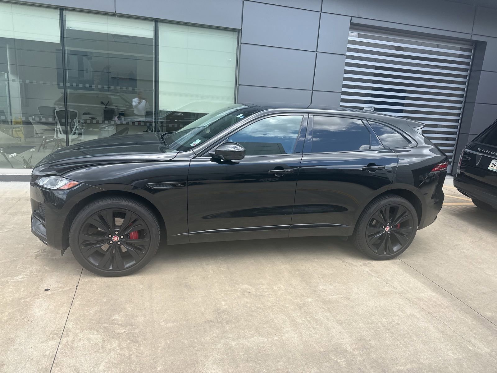 Used 2022 Jaguar F-PACE S image 1