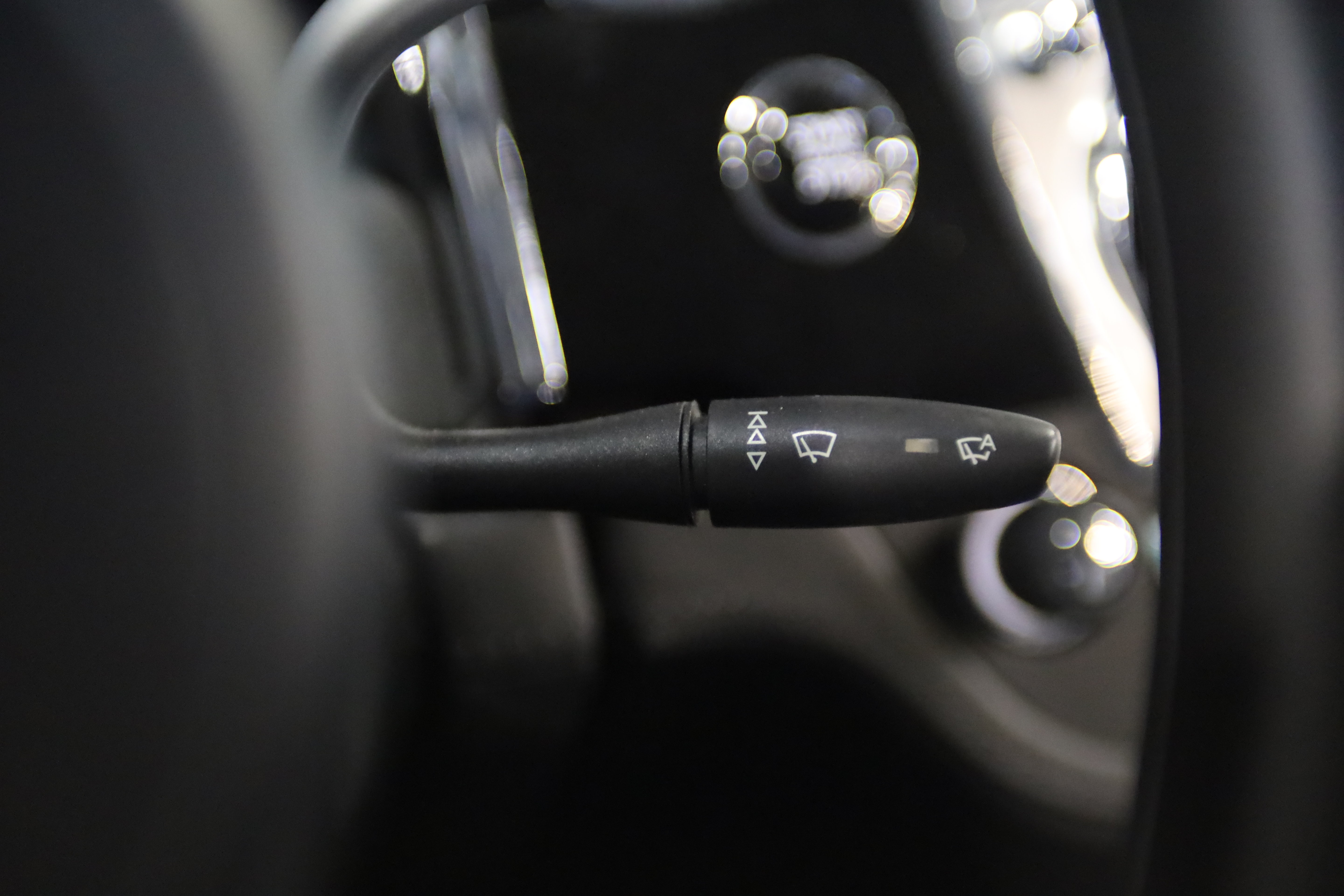 Used 2016 Rolls-Royce Wraith RWD image 22