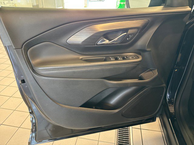 Used 2023 GMC Terrain SLE w/ Driver Convenience Package image 15