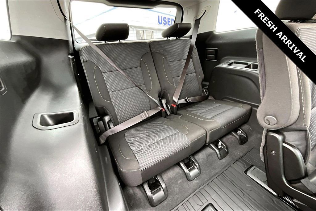 Used 2023 GMC Acadia SLE w/ Driver Convenience Package image 25