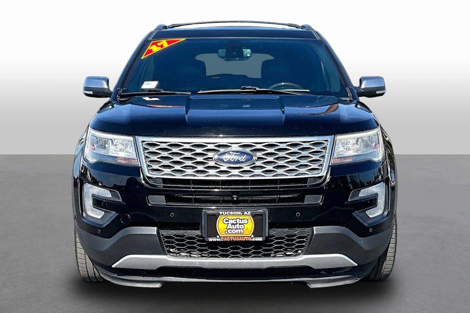 Used 2017 Ford Explorer Platinum AWD/4WD image 3
