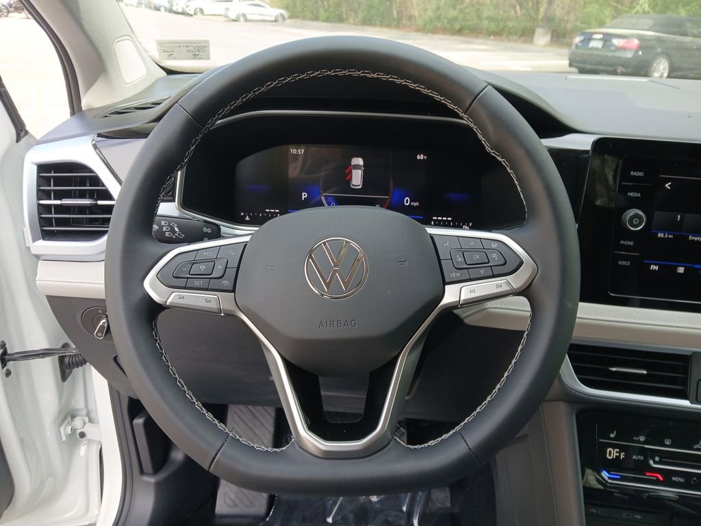 New 2026 Volkswagen Taos SE image 14