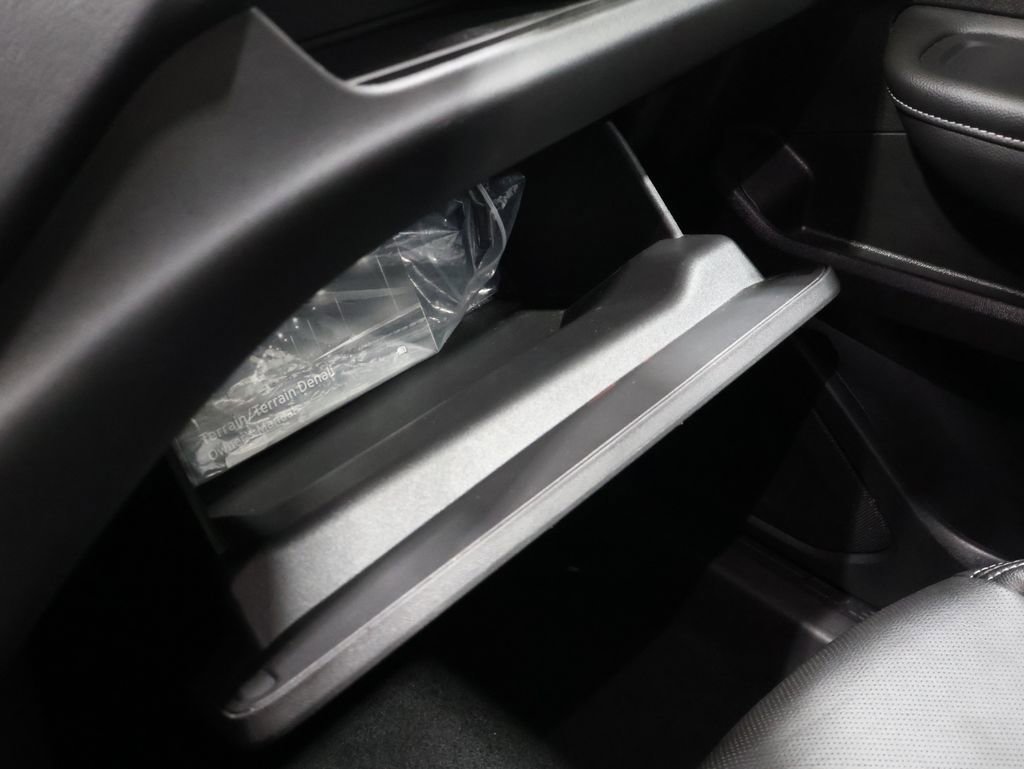 Used 2024 GMC Terrain SLT image 37