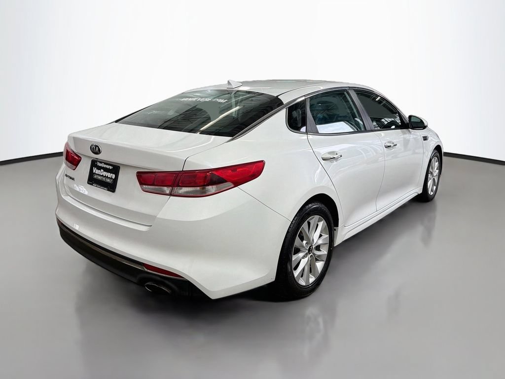 Used 2017 Kia Optima LX FWD image 9