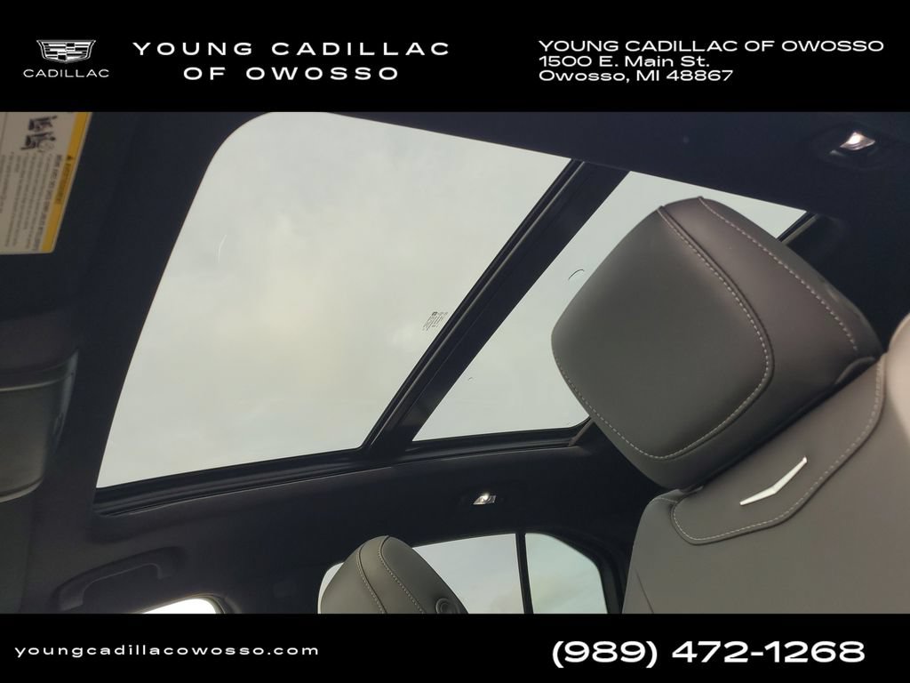 Used 2024 Cadillac XT4 Premium Luxury w/ Cold Weather Package AWD/4WD image 8