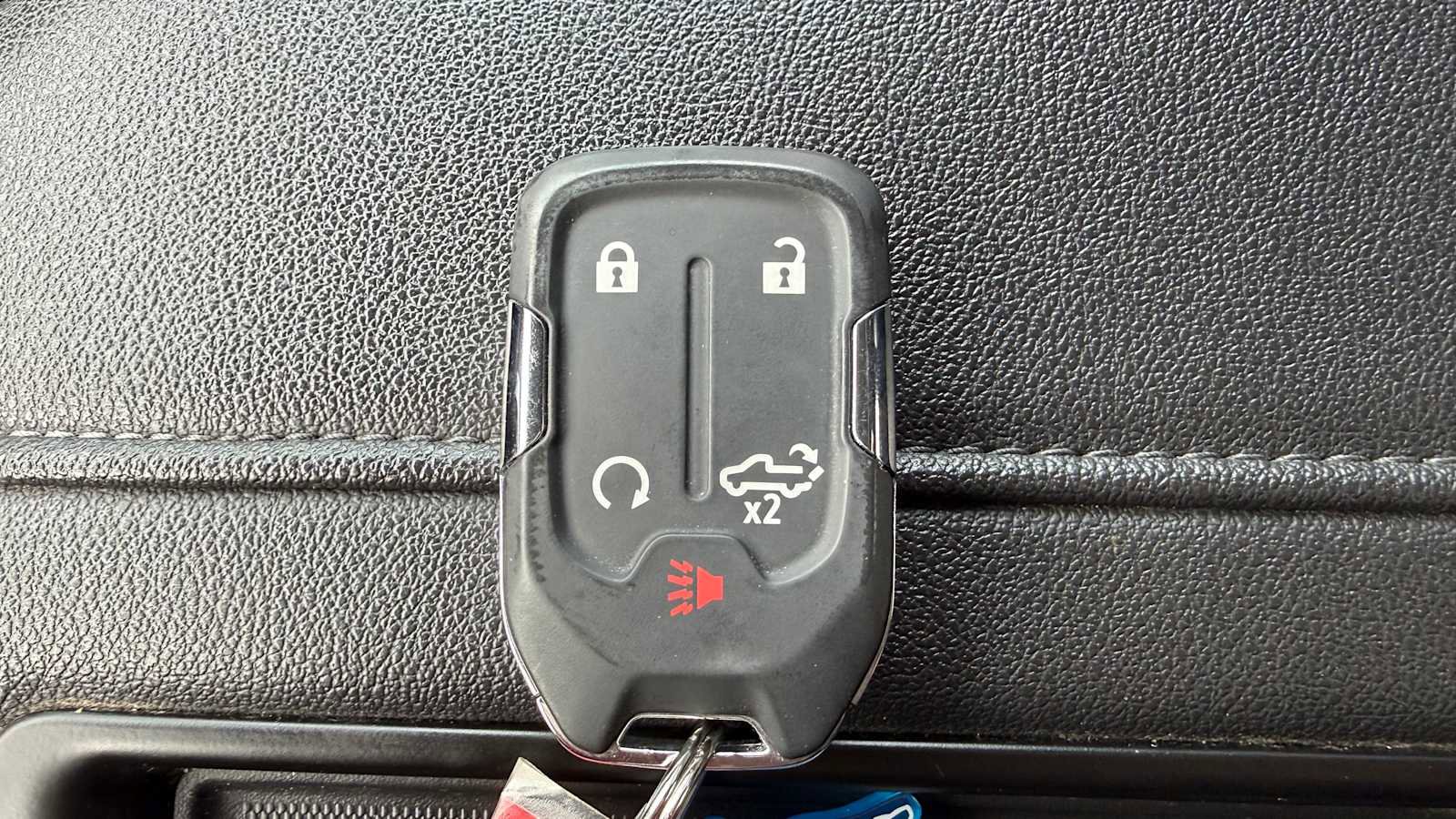 Used 2022 GMC Sierra 1500 SLT w/ SLT Convenience Package image 28