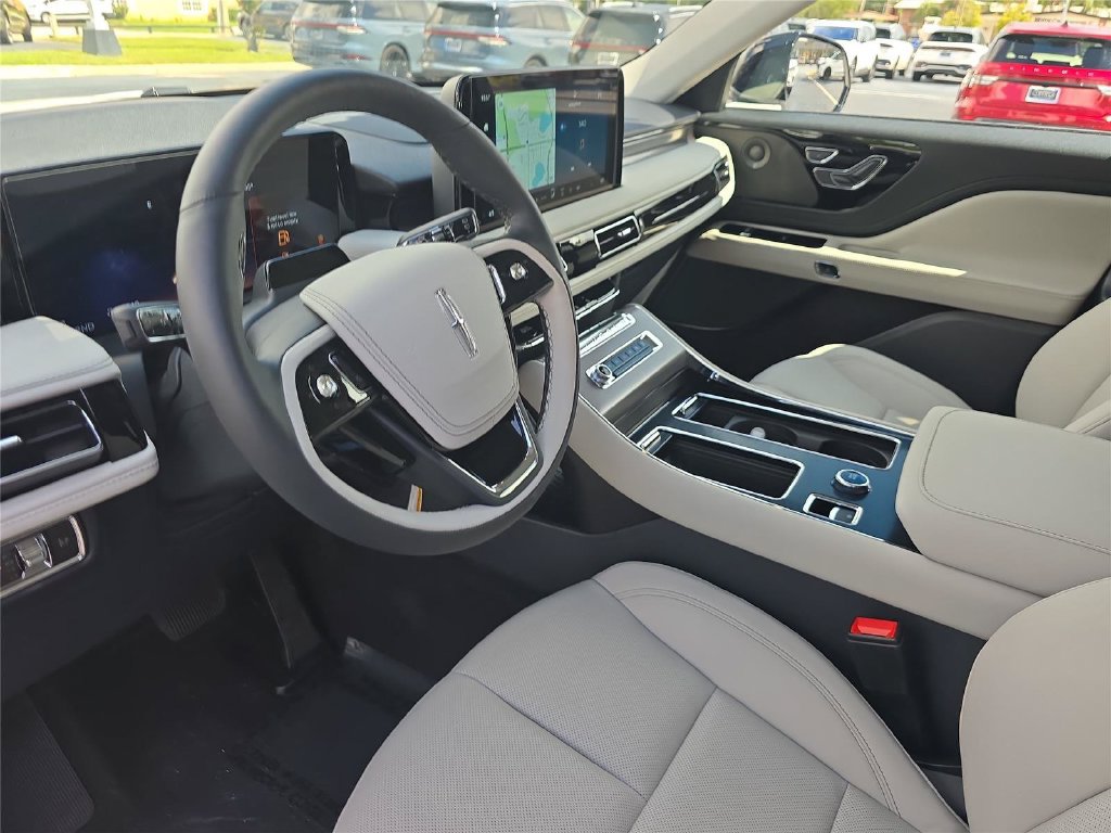 New 2026 Lincoln Aviator 2WD image 18