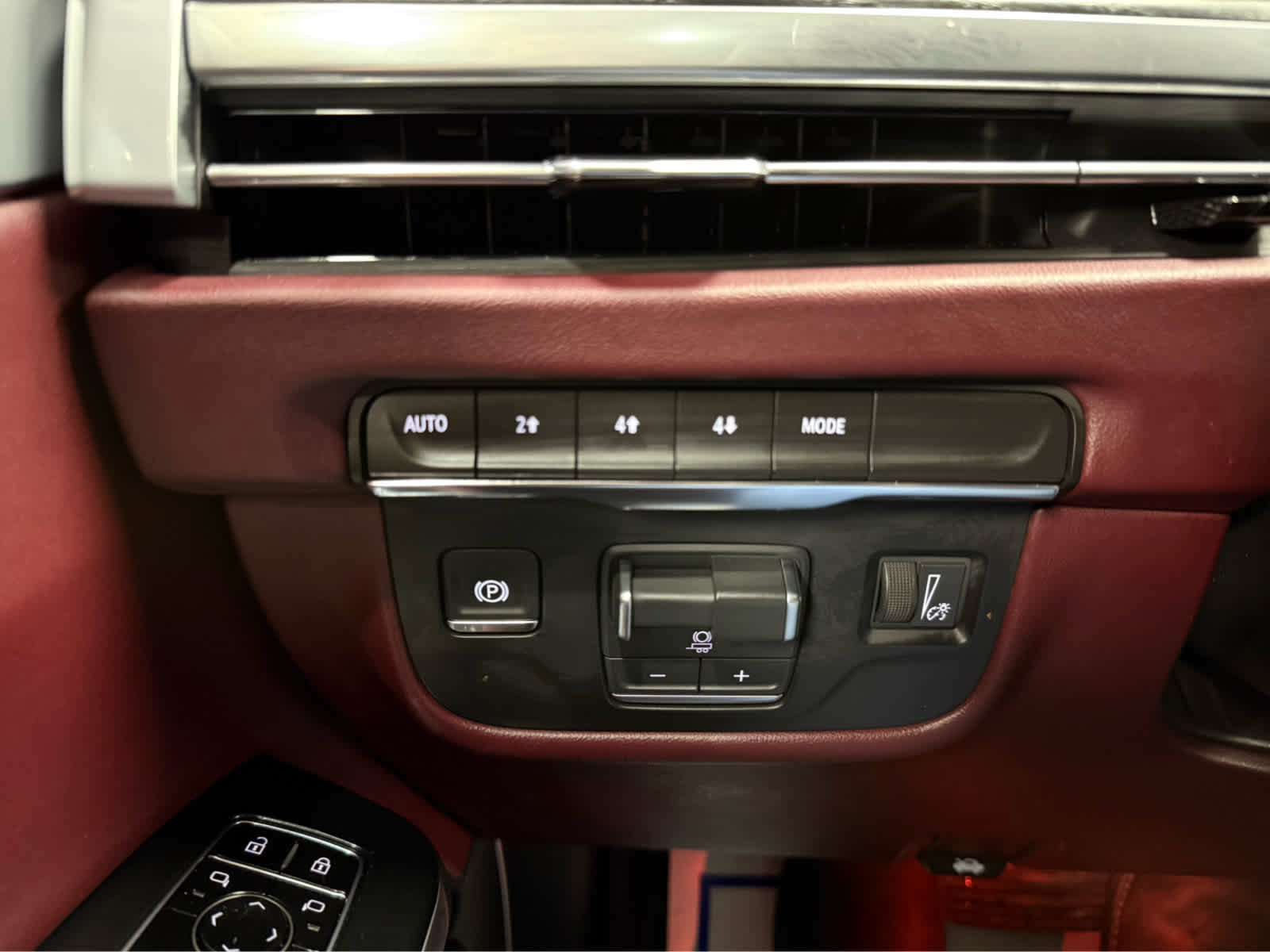 Used 2026 Cadillac Escalade Luxury w/ LPO, Floor Liner Package image 23