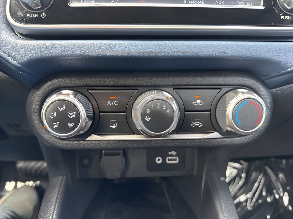 Used 2025 Nissan Versa SV FWD image 17