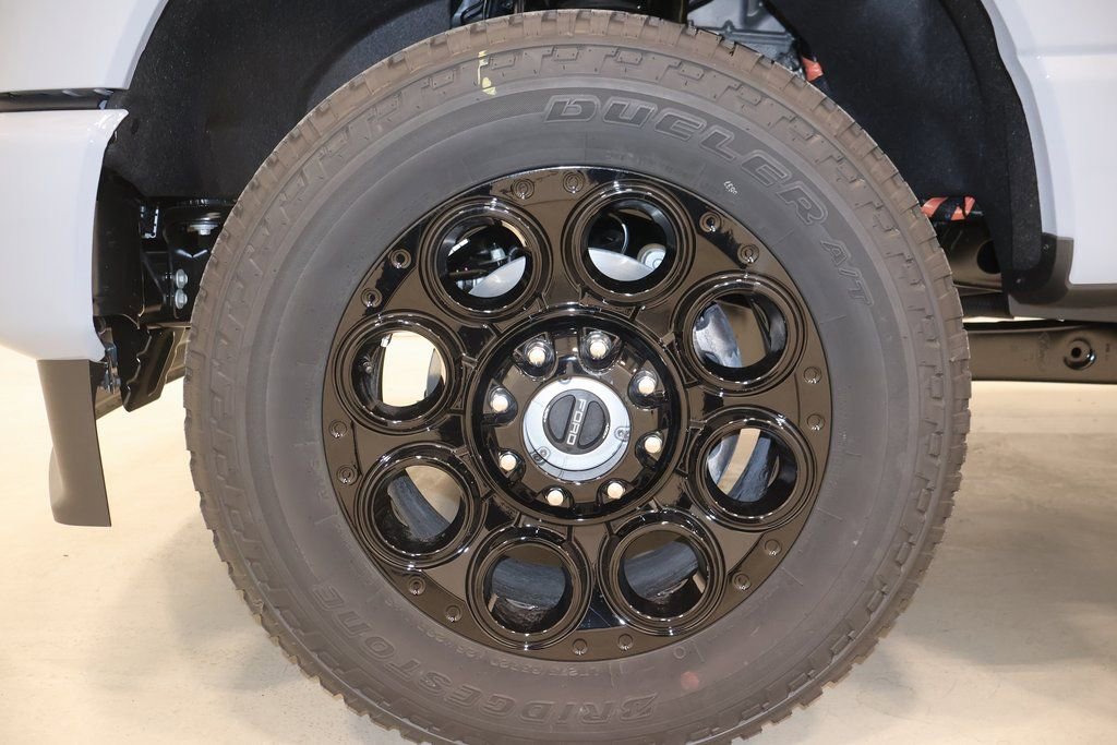 New 2026 Ford F350 Lariat w/ Black Appearance Package image 32