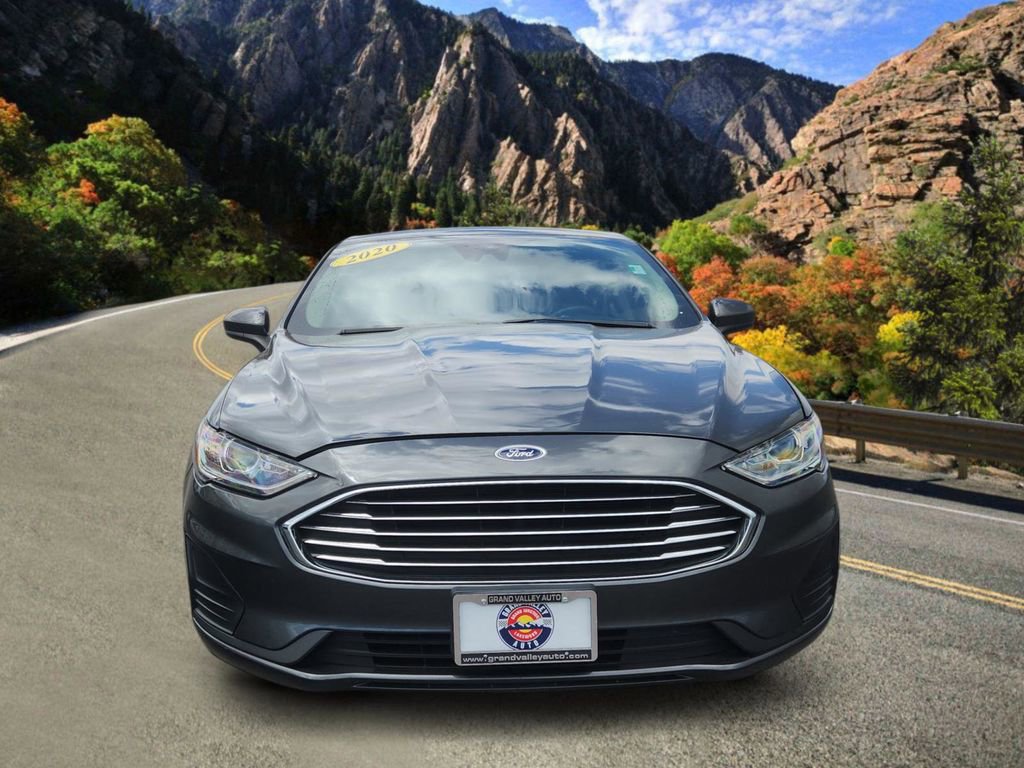 Used 2020 Ford Fusion SE FWD image 6
