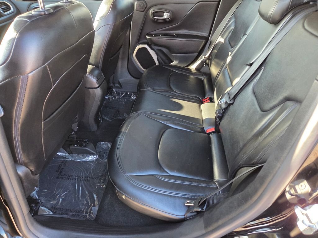 Used 2015 Jeep Renegade Latitude w/ Popular Equipment Group FWD image 14
