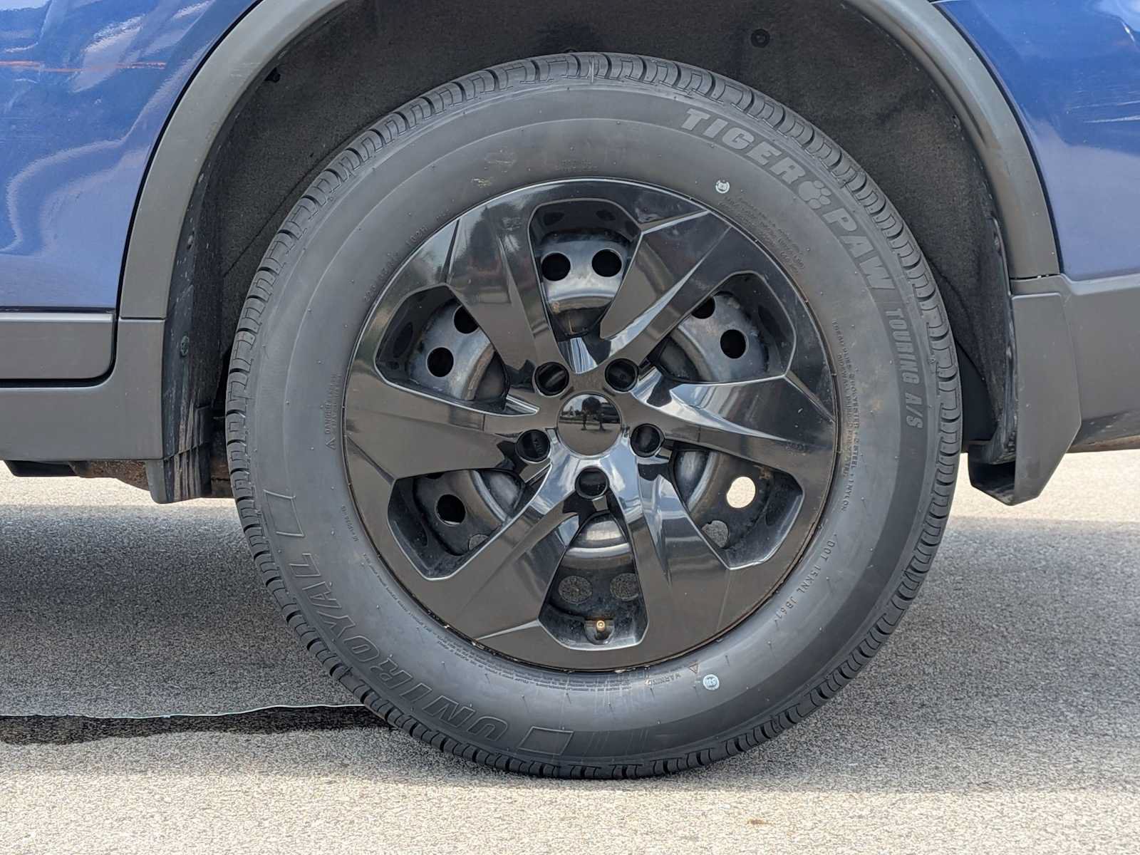 Used 2018 Nissan Rogue S AWD/4WD image 14