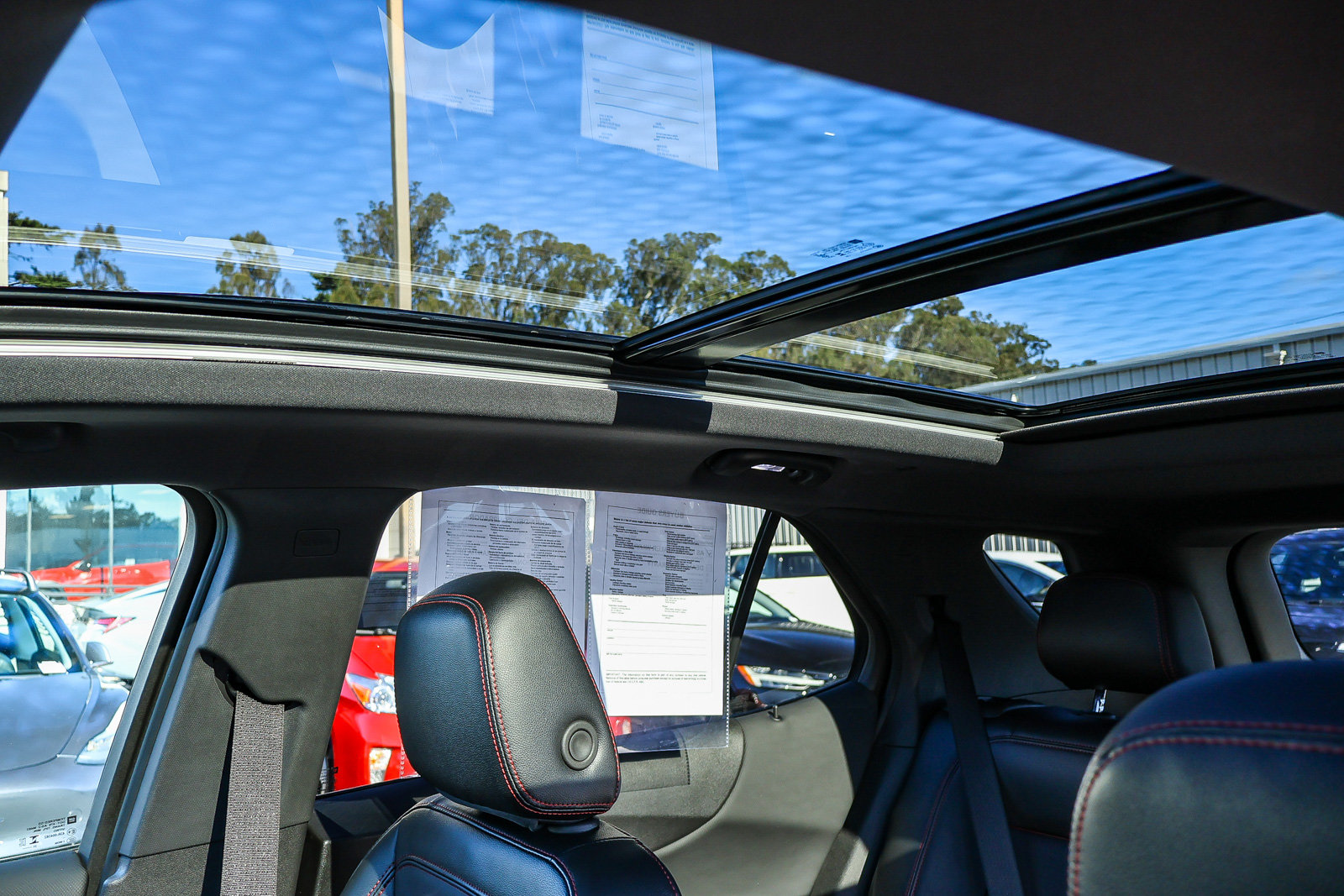 Used 2024 Chevrolet Equinox RS w/ RS Leather Package FWD image 7