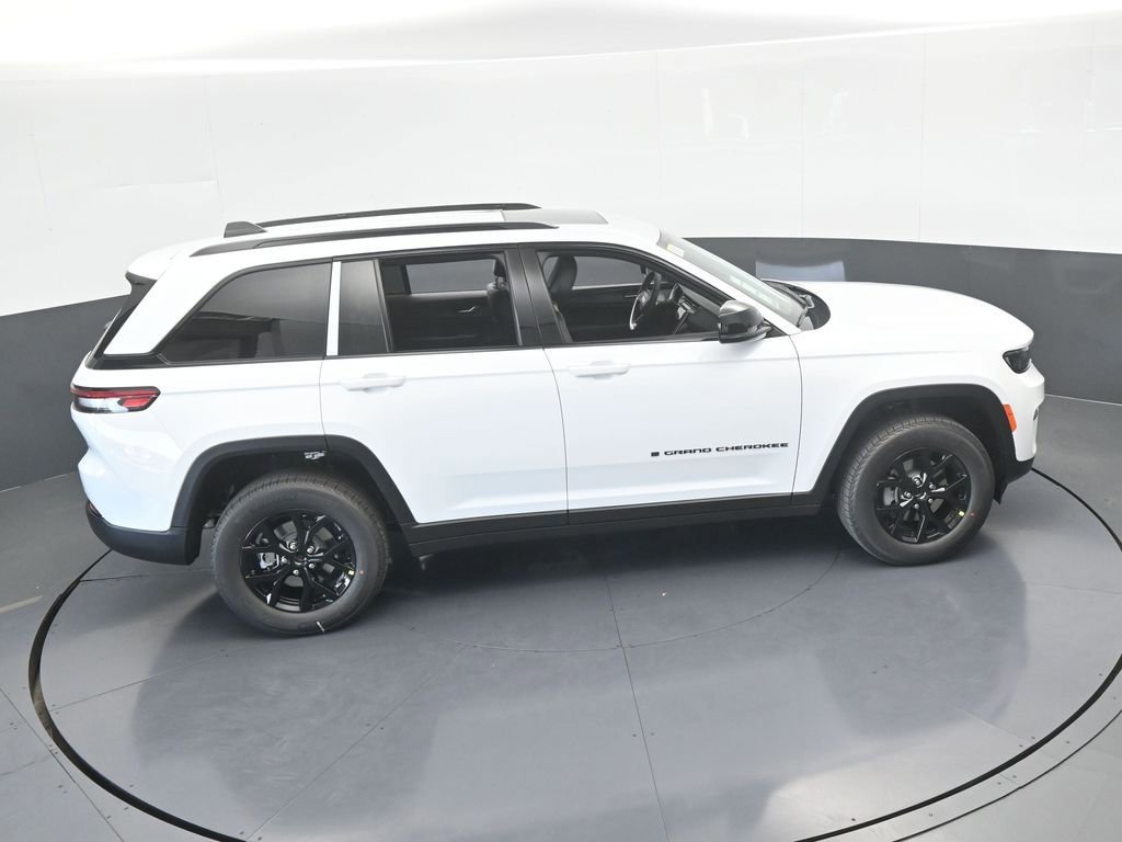 New 2025 Jeep Grand Cherokee Altitude image 47