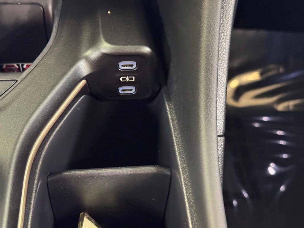 Used 2023 Toyota Crown Limited image 40